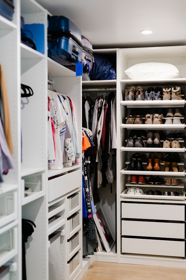 Sousa Family LLC home organization, garage organization, packing and unpacking team
